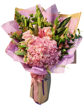 Load image into Gallery viewer, Premium Hrdragen with lily,roses