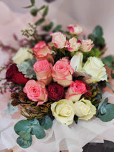 Load image into Gallery viewer, Premium roses  bouquet