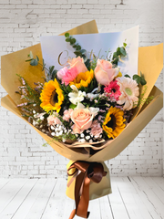 Image 4: Congratulations bouquet