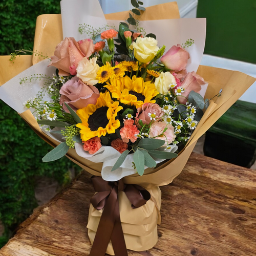 Sunflower with roses vintage 💛