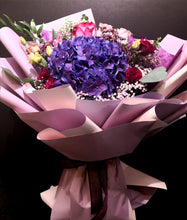 Load image into Gallery viewer, Premium Hydrangea - Elegant Floral Gift Boutique