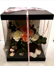 Load image into Gallery viewer, Roses with box arrangement - Elegant Floral Gift Boutique