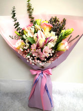 Load image into Gallery viewer, Tulip mix - Elegant Floral Gift Boutique