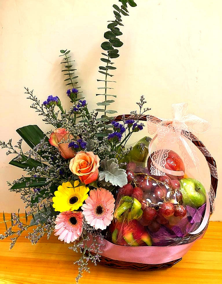 Fruit basket - Elegant Floral Gift Boutique