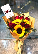 Load image into Gallery viewer, Love u so much - Elegant Floral Gift Boutique