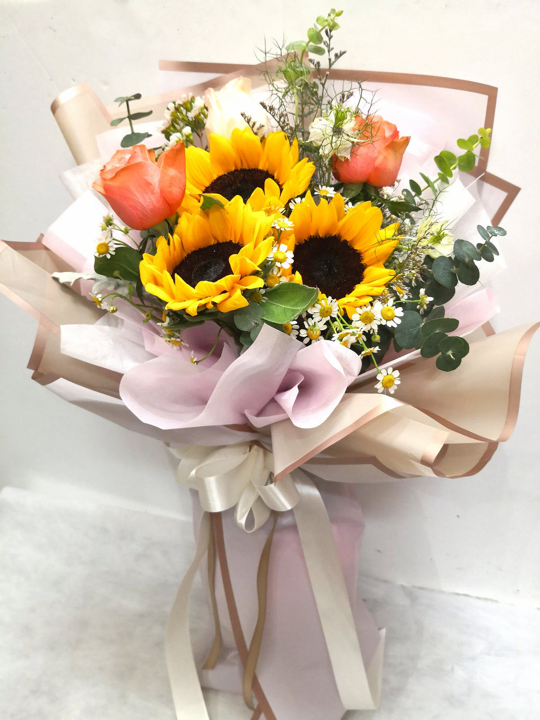 Sunshine love - Elegant Floral Gift Boutique