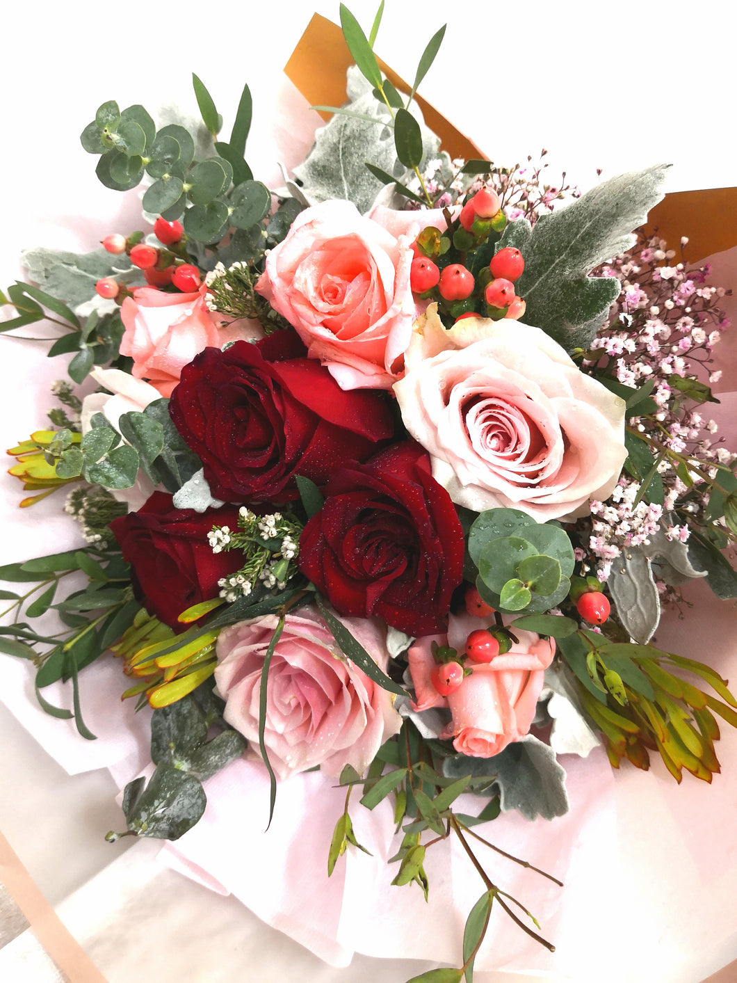 roses mix - Elegant Floral Gift Boutique